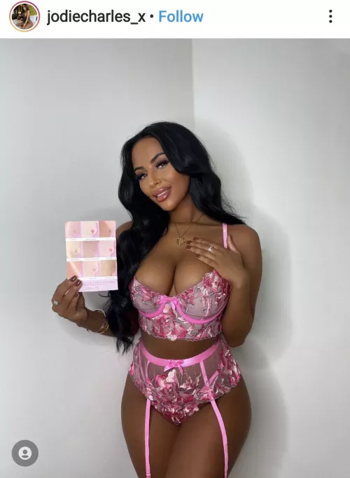 Jodie is gorgeous in pink