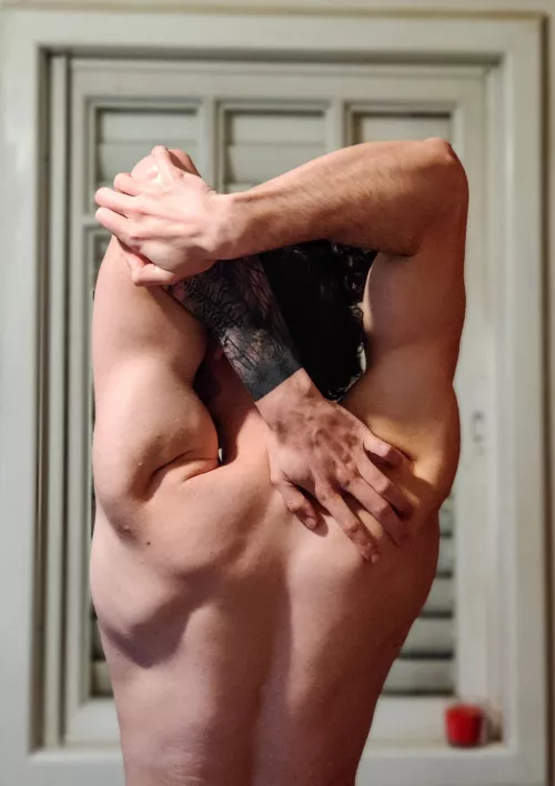 JoJo's Bizarre Stretch - Forearm is Unbreakable