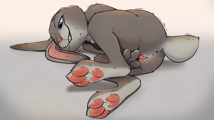 Judy exploring her bunny body [F] (honeymono)