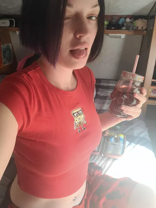 Juice sipsip and pizza rolls snack from Dada🥰 perfect munchies snacj for kitten 😻😻😻😽