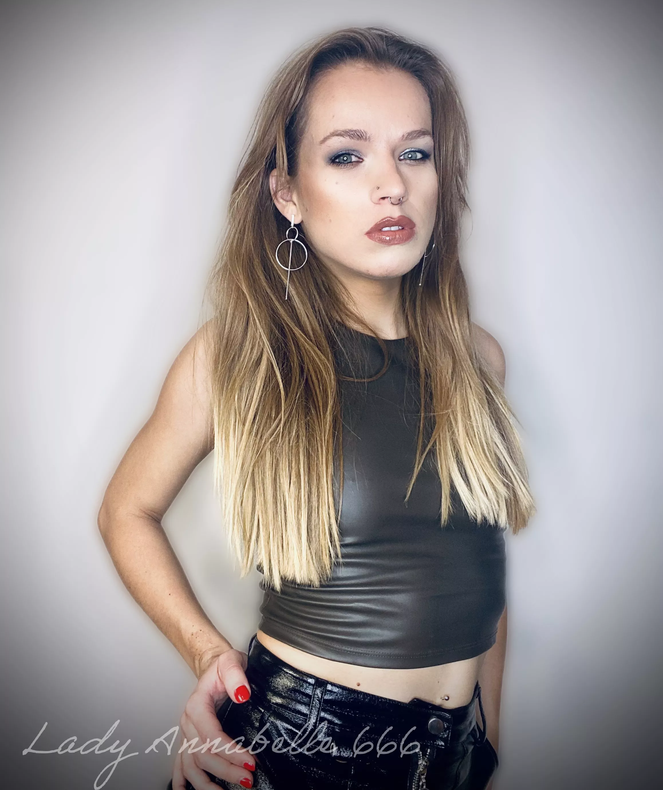 Just a beautiful Domme selfie ;)