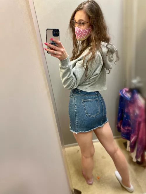 Just a cute selfie from the changing room the other day