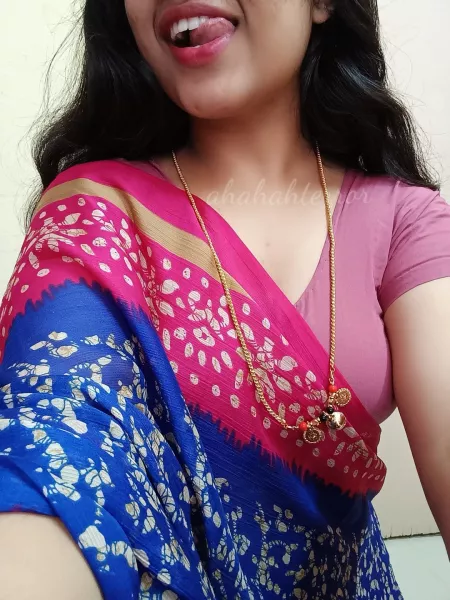 Just a decent Indian wife with dirty fantasies π€«