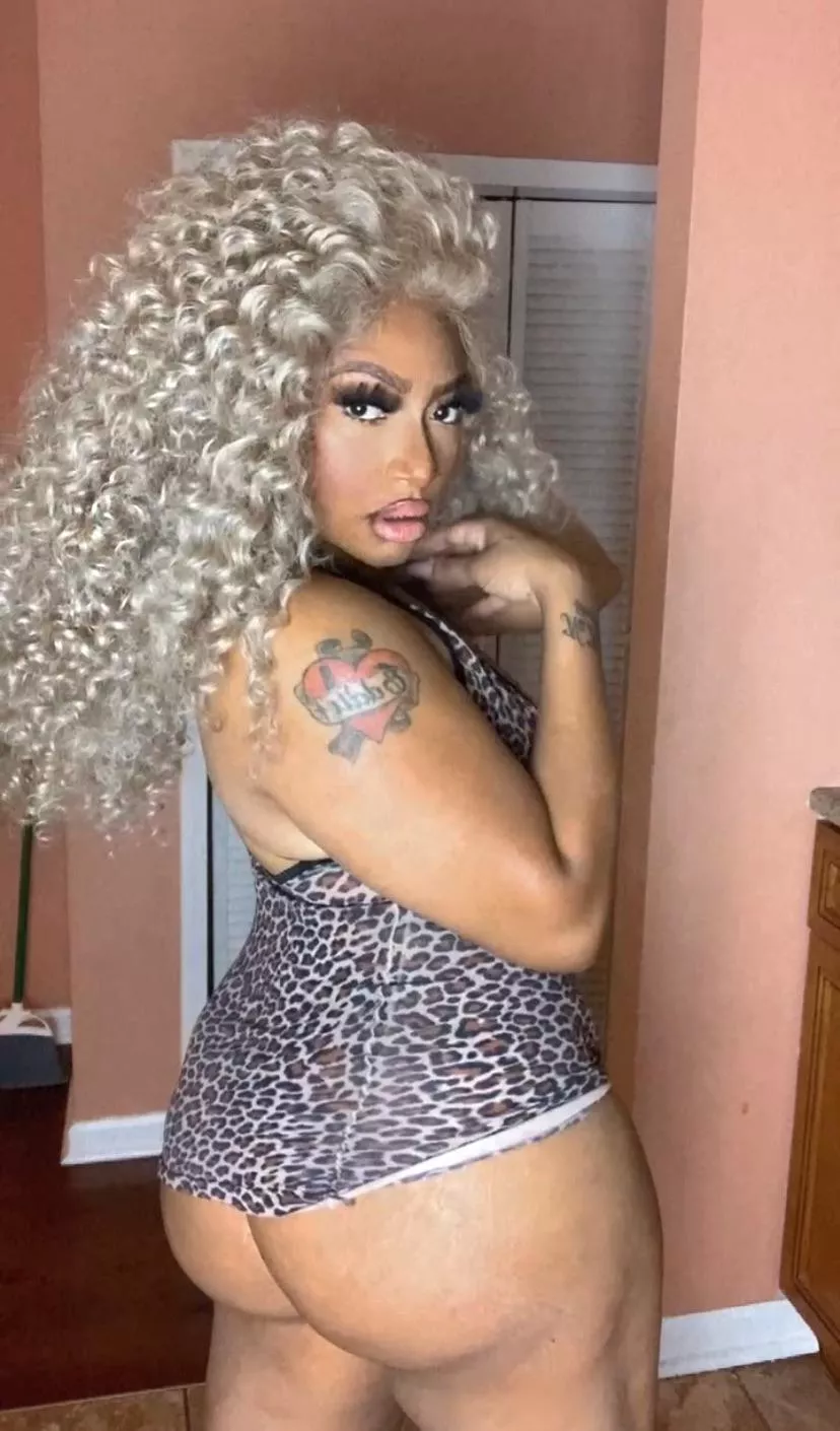 Just a little backshot for you💦