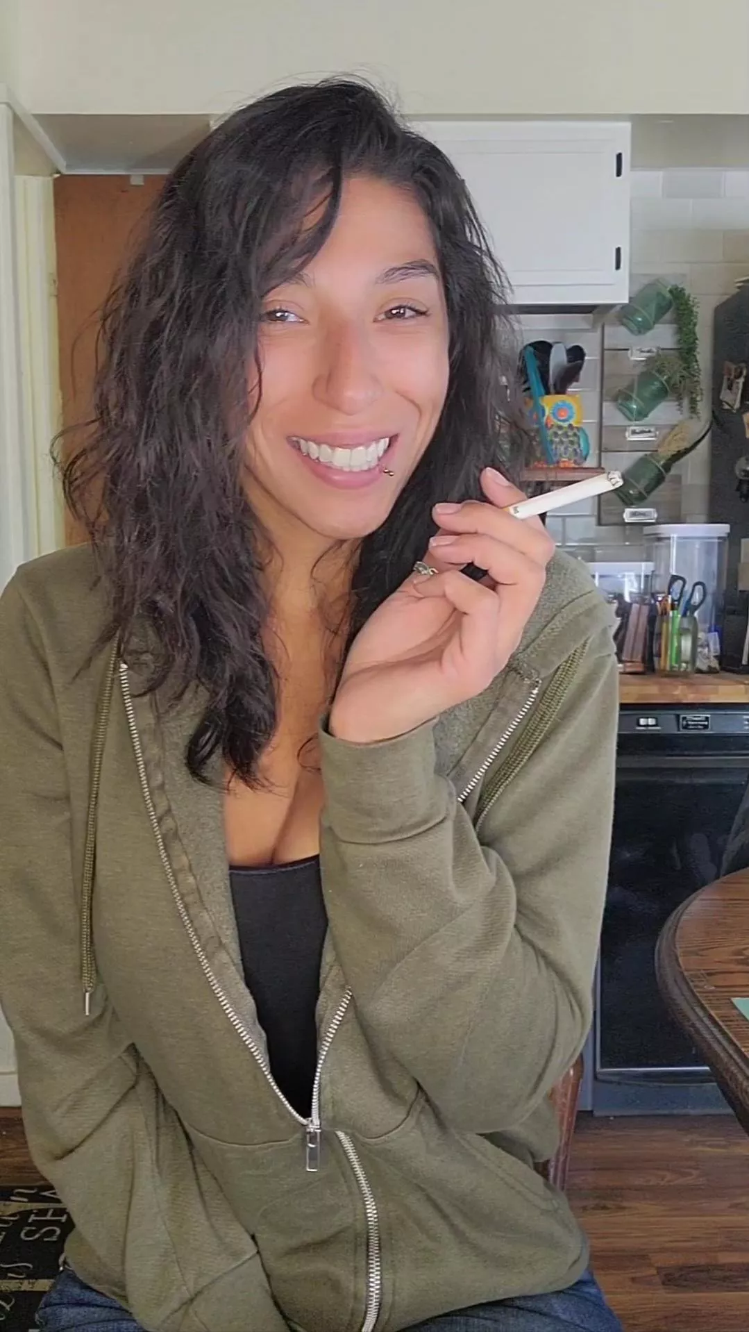 Just a pretty girl with her cigarette 🚬😌