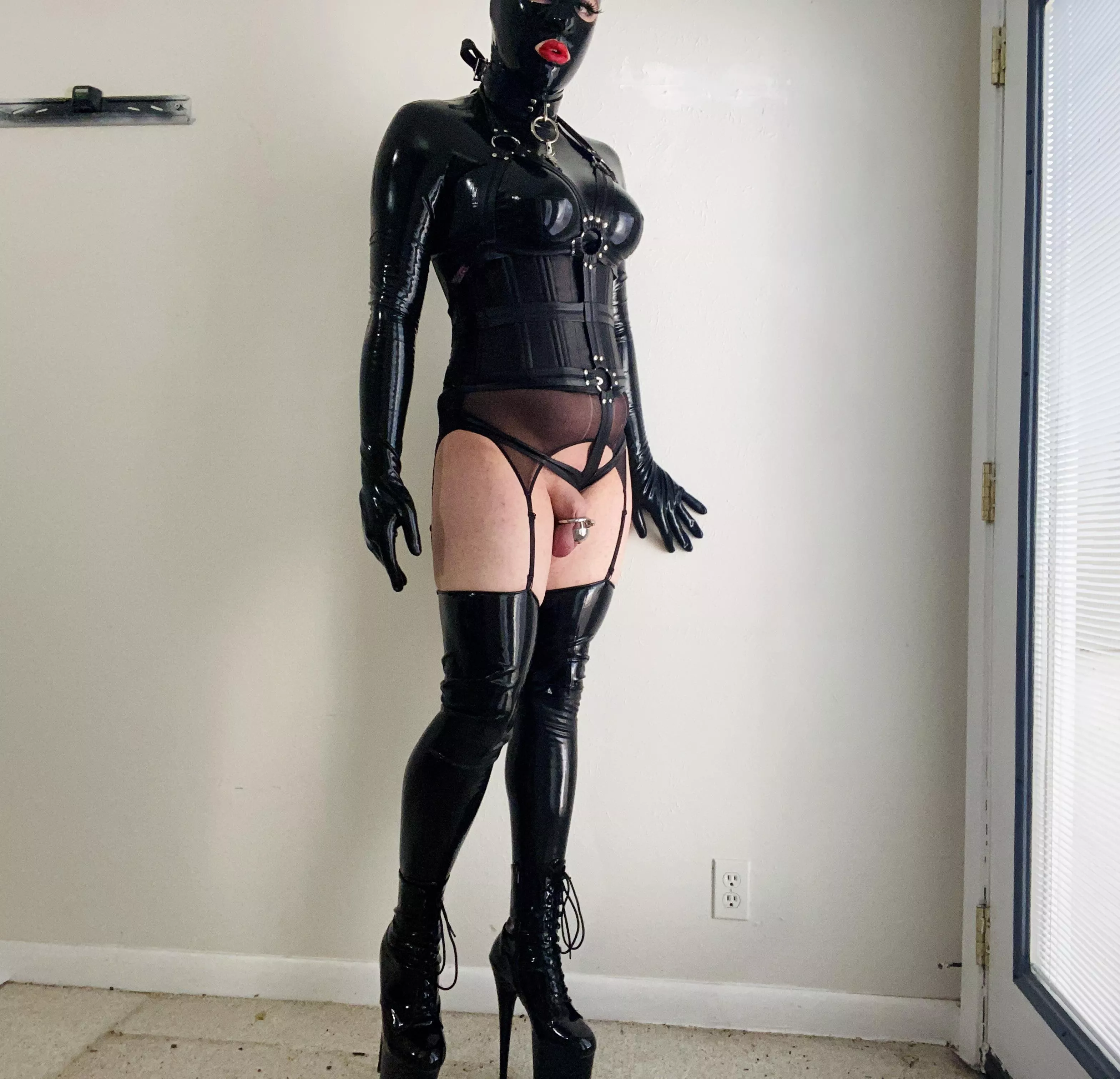 Just a rubberdoll 💋 (OC) Need to order more latex....