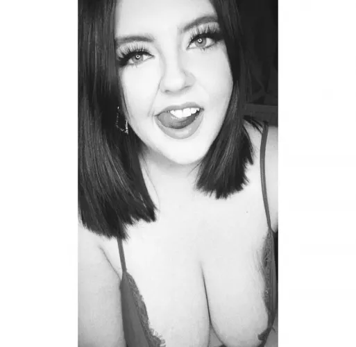 Just a SFW selfie from me today. What do you think?