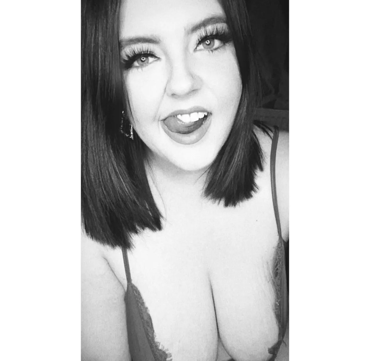 Just a SFW selfie from me today. What do you think?