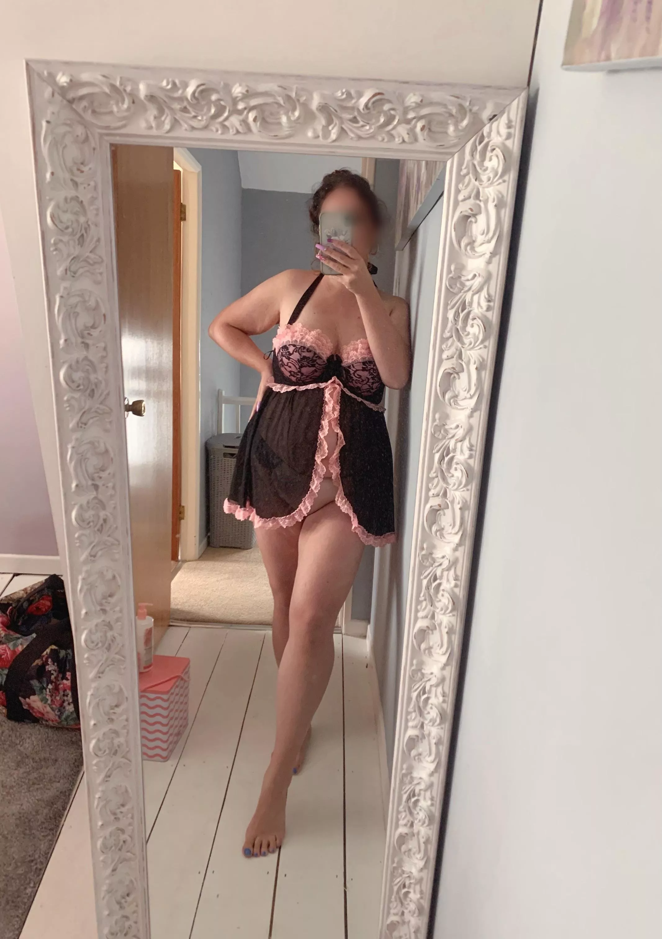 Just a slutty wife over here, showing off to get an extra stuffing…? Would you? Just a slutty wife over here, showing off to get an extra stuffing…? Would you?