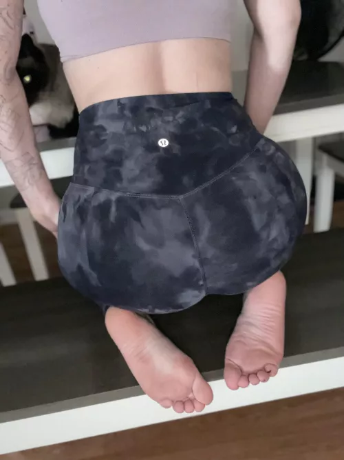 Just airing out my feet after a long gym sesh 🥵