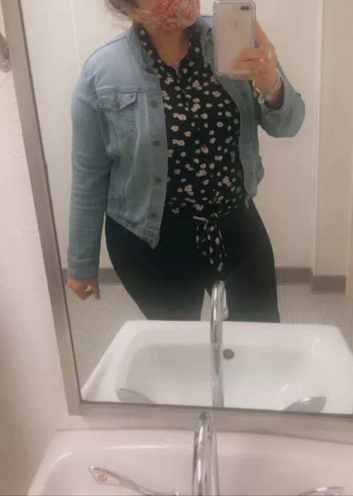 Just at work thinking about getting filled up. 👸♠️