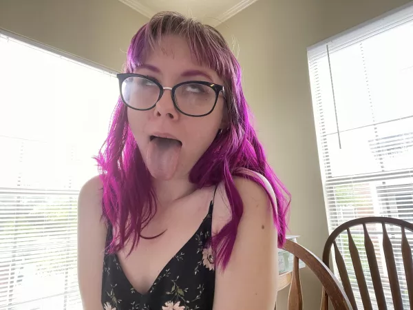 Just cum all over my face pretty please!!!!