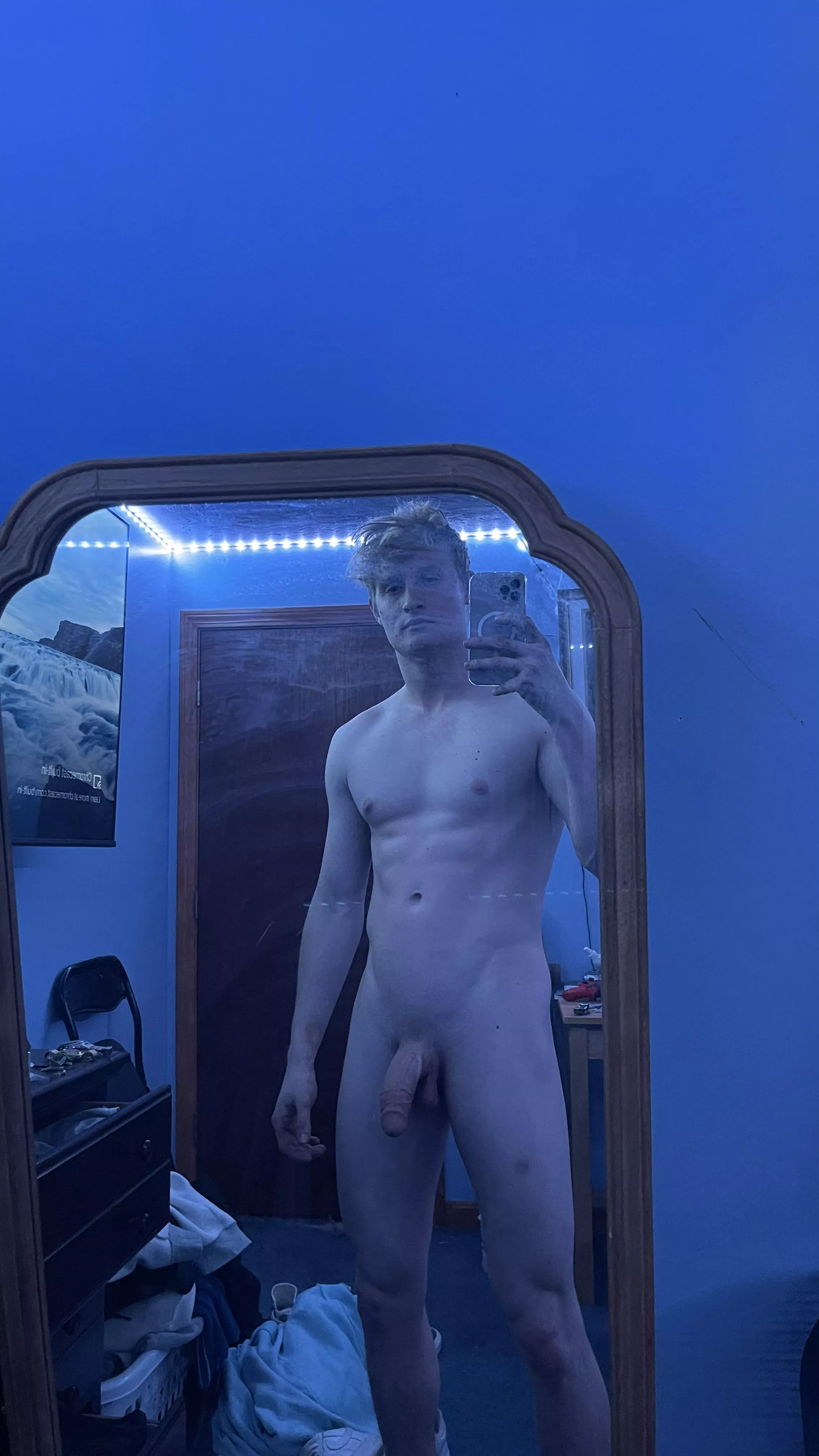 just doing my civic duty of giving out my nudes