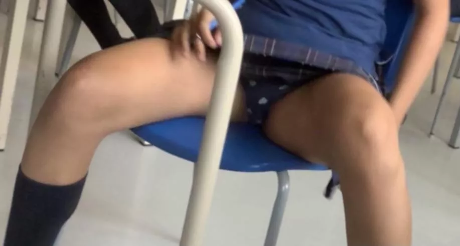 Just flashing my panties in class Just flashing my panties in class