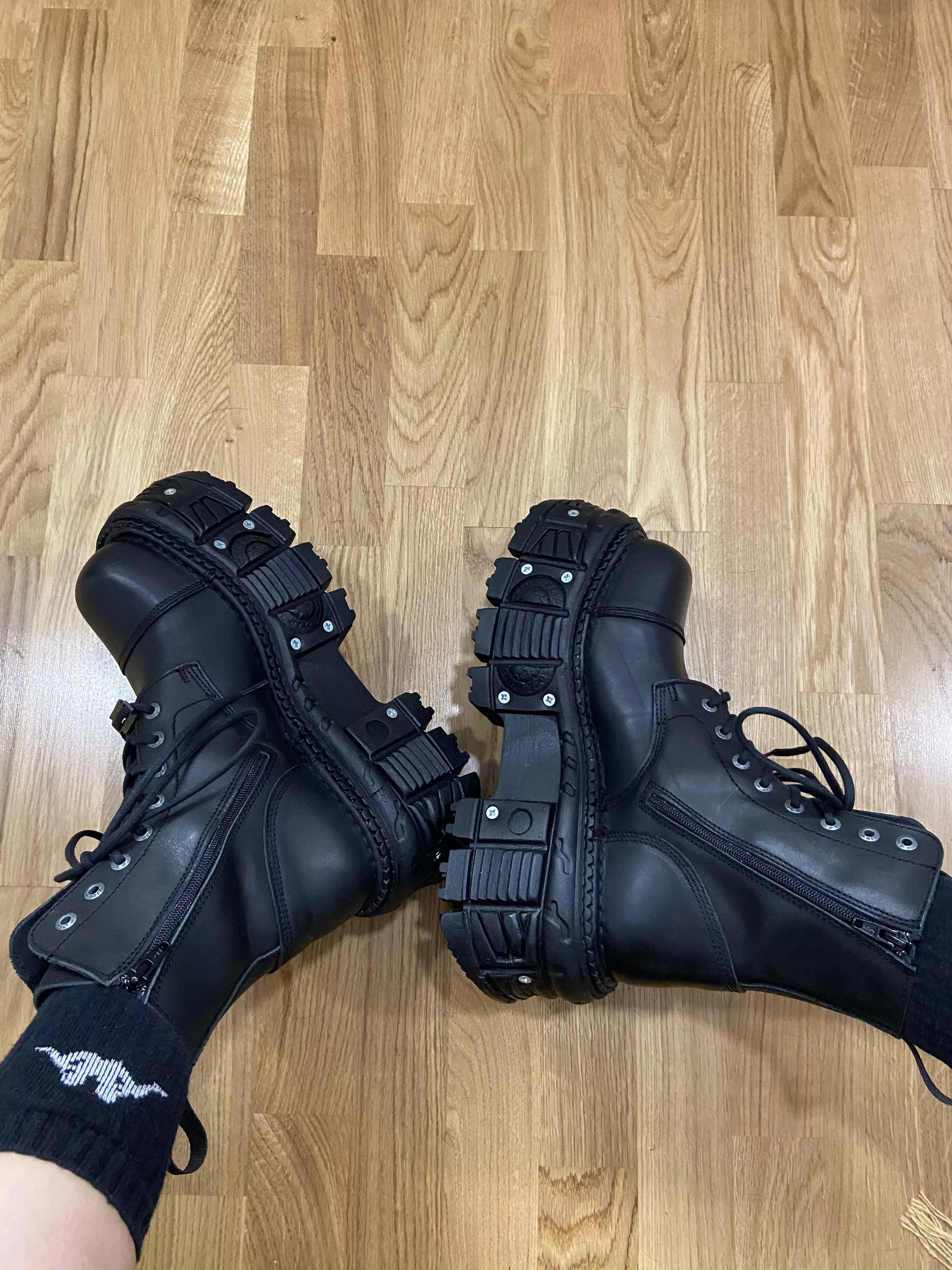 Just got my first pair of new rock boots! I am obsessed!!!!!