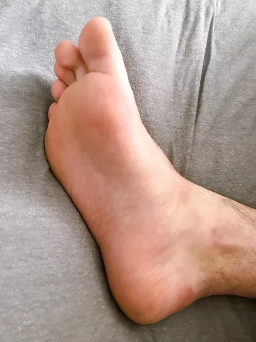 Just got off work.. who wants to give them a good rub down? size 12 👅