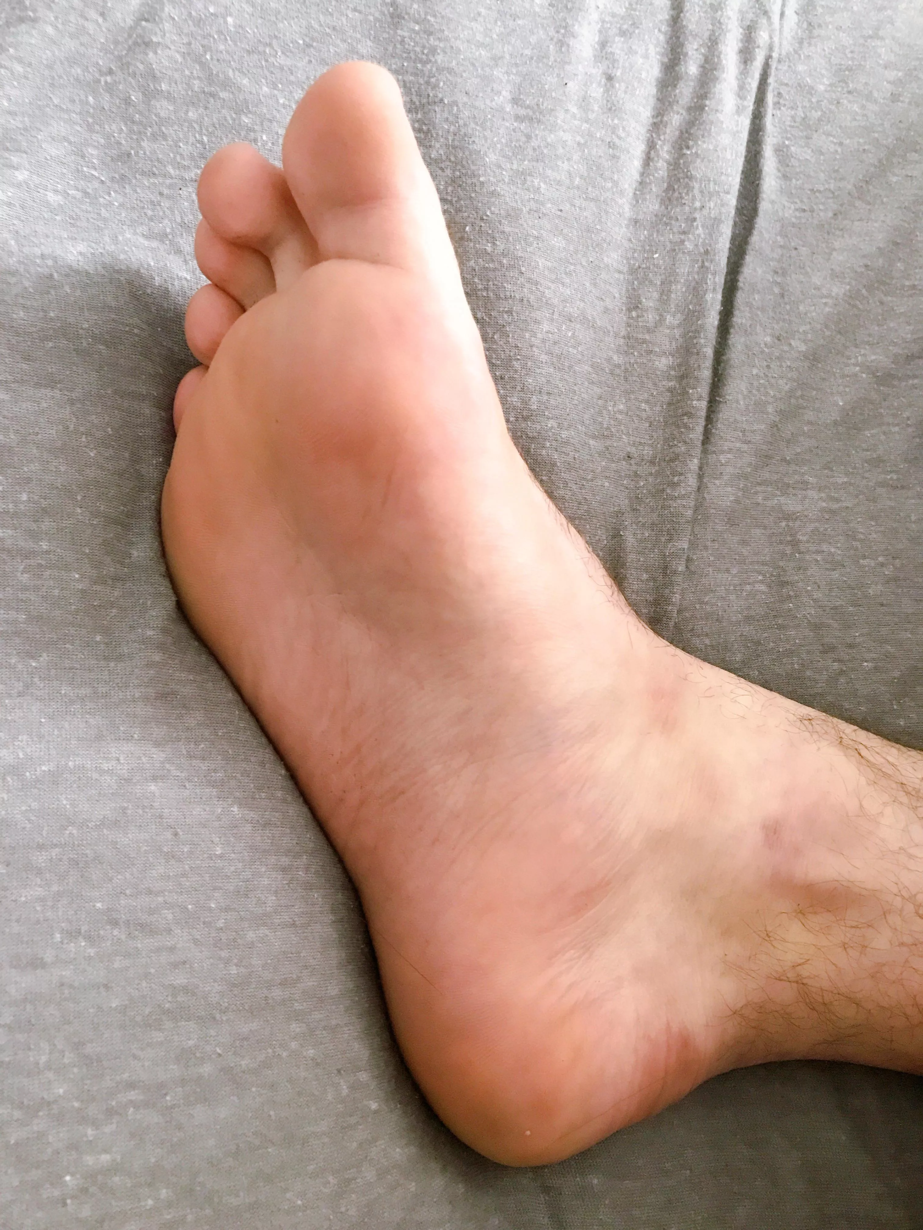 Just got off work.. who wants to give them a good rub down? size 12 👅