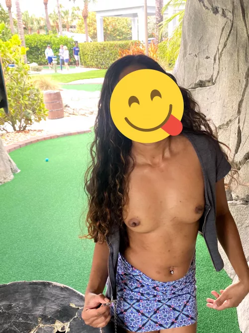 Just having fun playing mini golf 😁