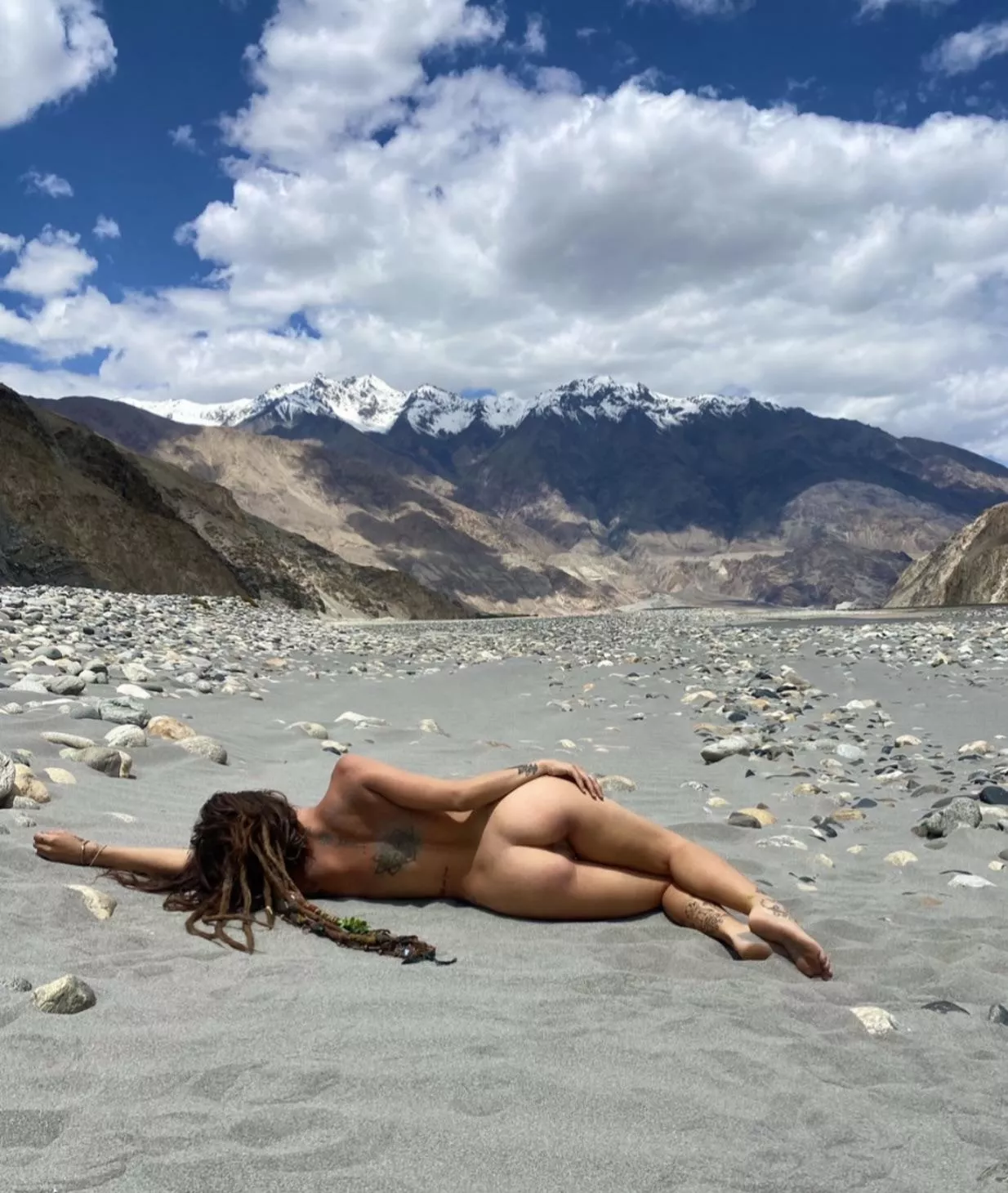 Just here to enhance your view 🙃