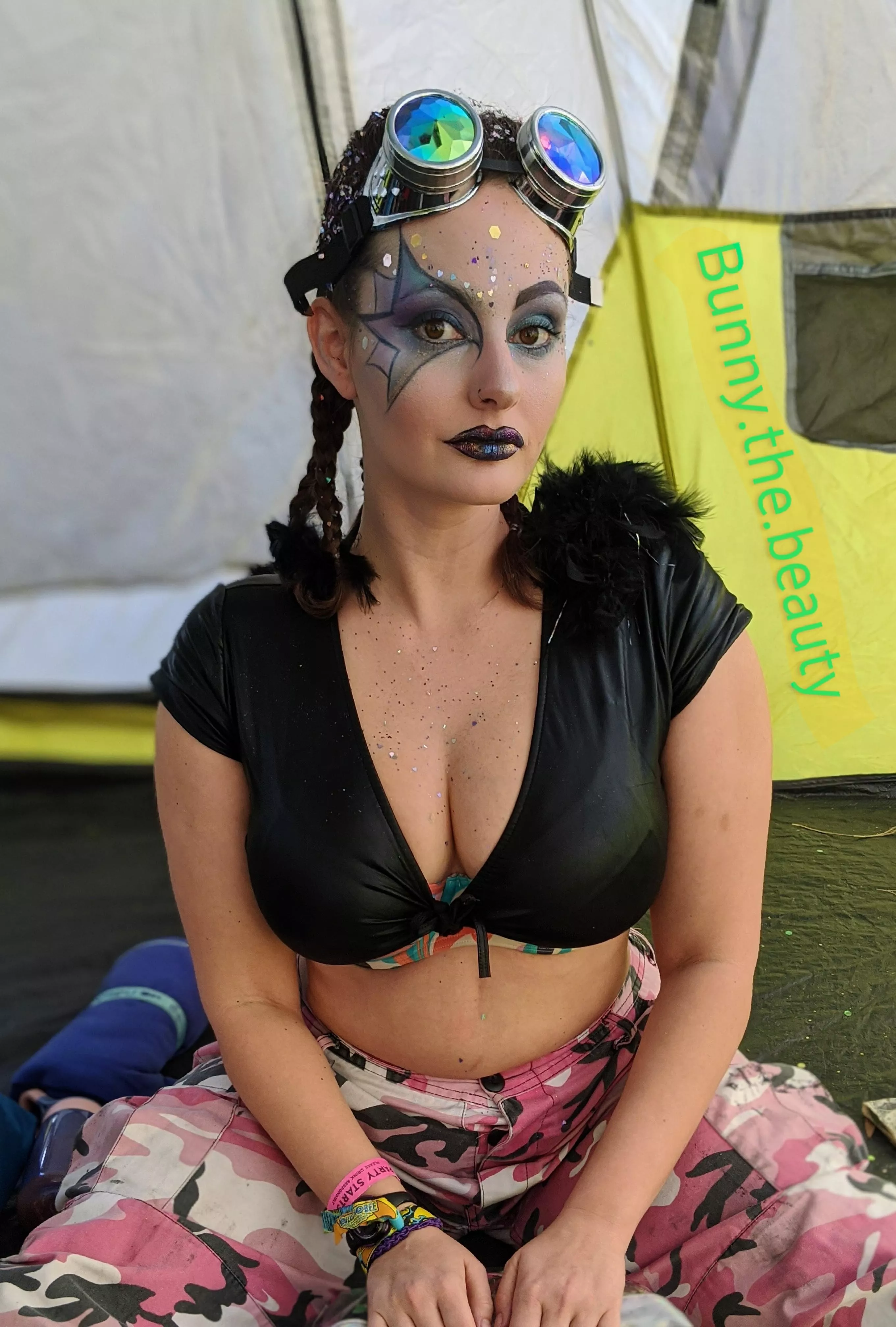 Just in the tent, getting rested and re-intoxicated before the next wave 🌊🥳🌬️🫖🍾 wanna join?