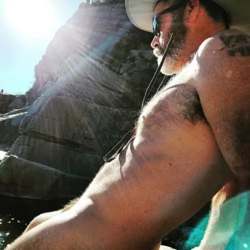 Just kickin back & soakin up the sun....