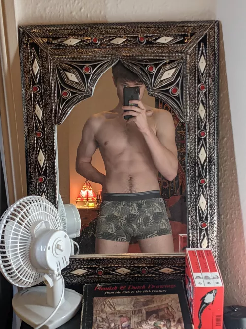 Just me in my underwear š (22UK)
