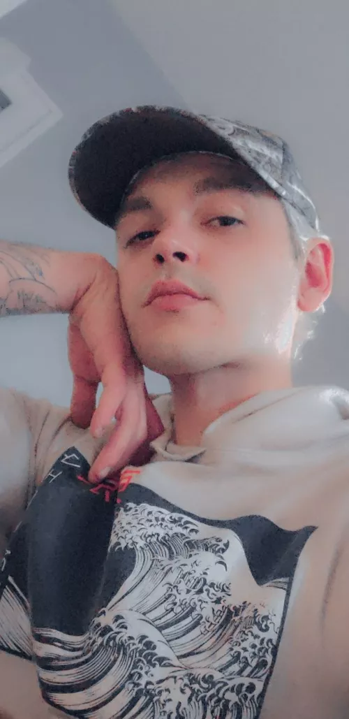 just mildly hanging around. ๐ฅด