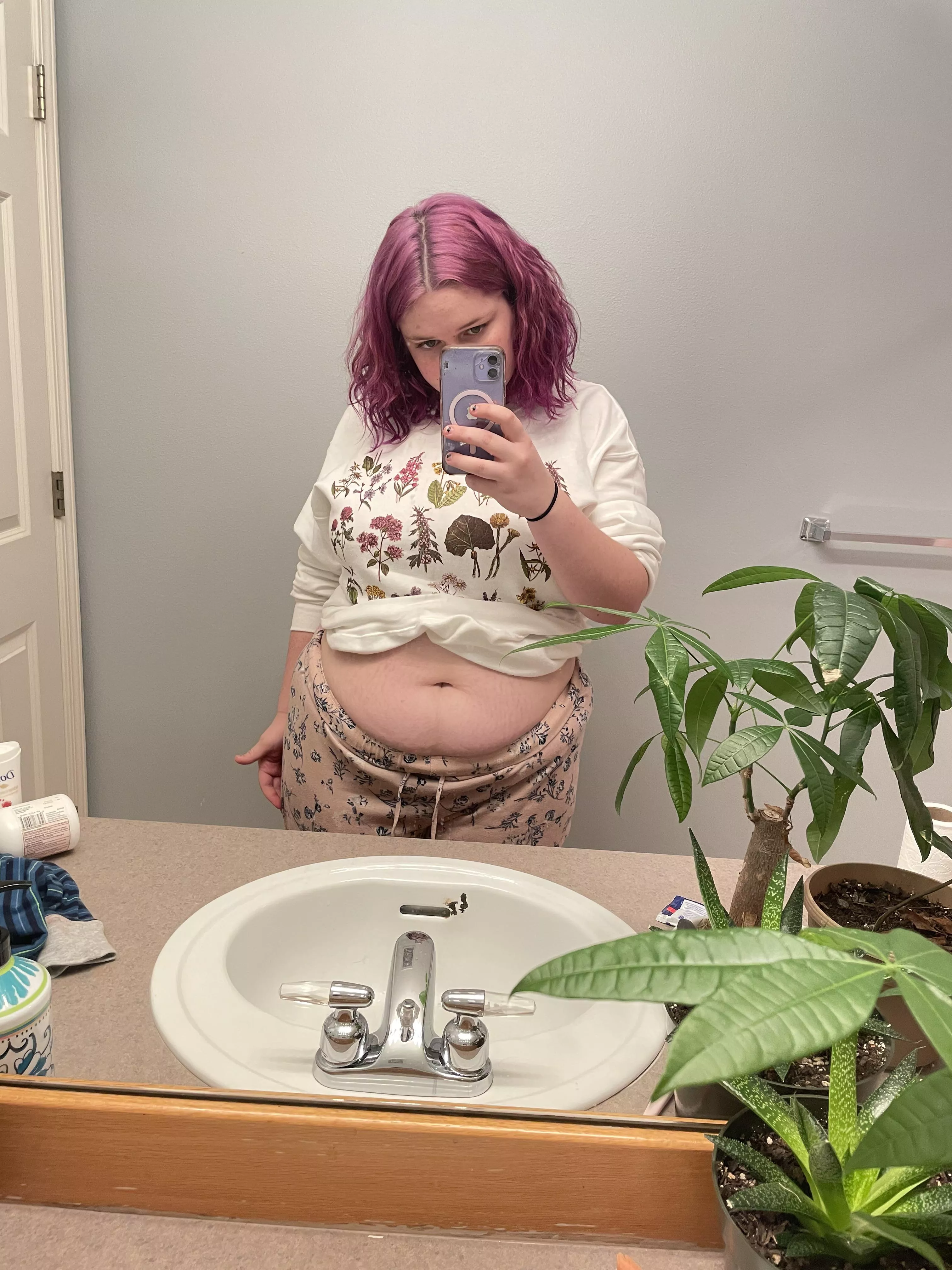 just my belly because i am admiring it today