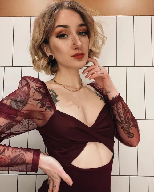 just my lil freckly face for you again 🥰