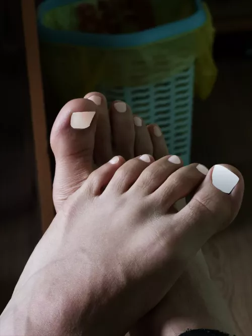 Just naturally feminine 🤍