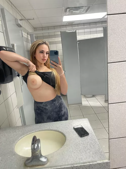 just one (1) tiddy