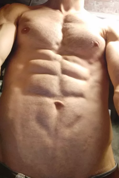 Just one of those ab show-off (m)oments