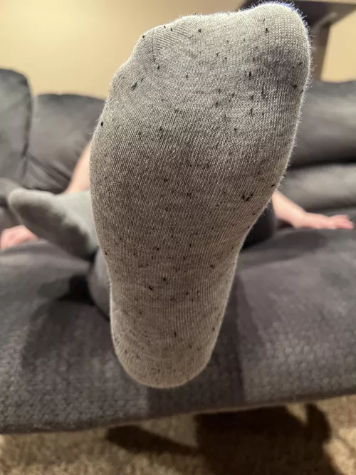 Just relaxing (f) who wants to chat?