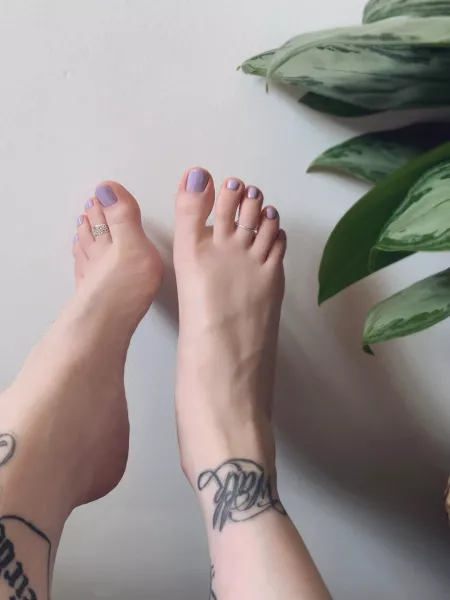 Just repainted my nails! Do you like the purple? 💜