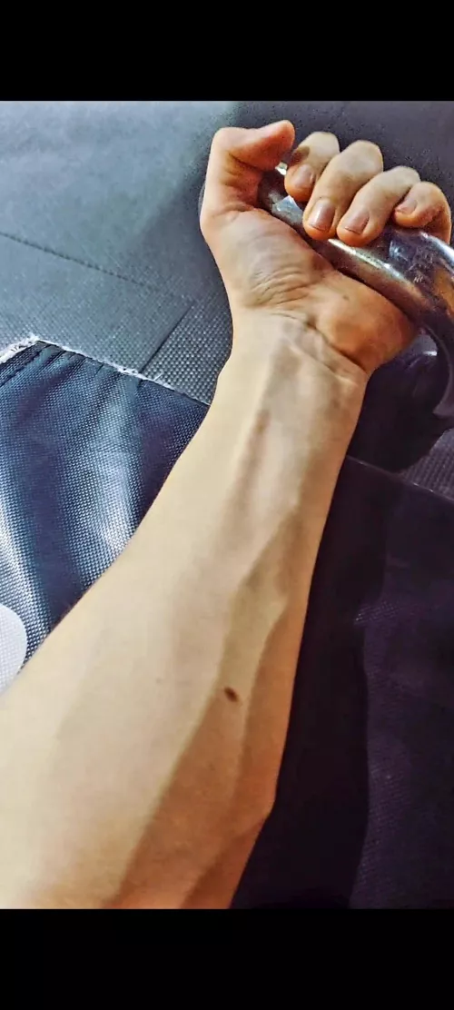 Just some good old-fashioned forearm kettlebell porn
