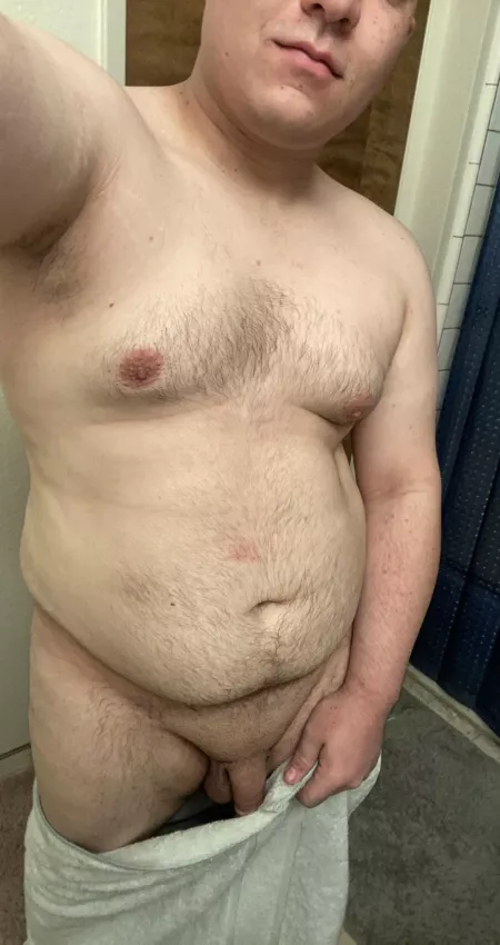 Just stepped out of the shower 🚿🧼😉[m 25 220lbs 5’7” ]