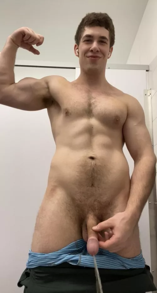 Just taking a mid arm day piss