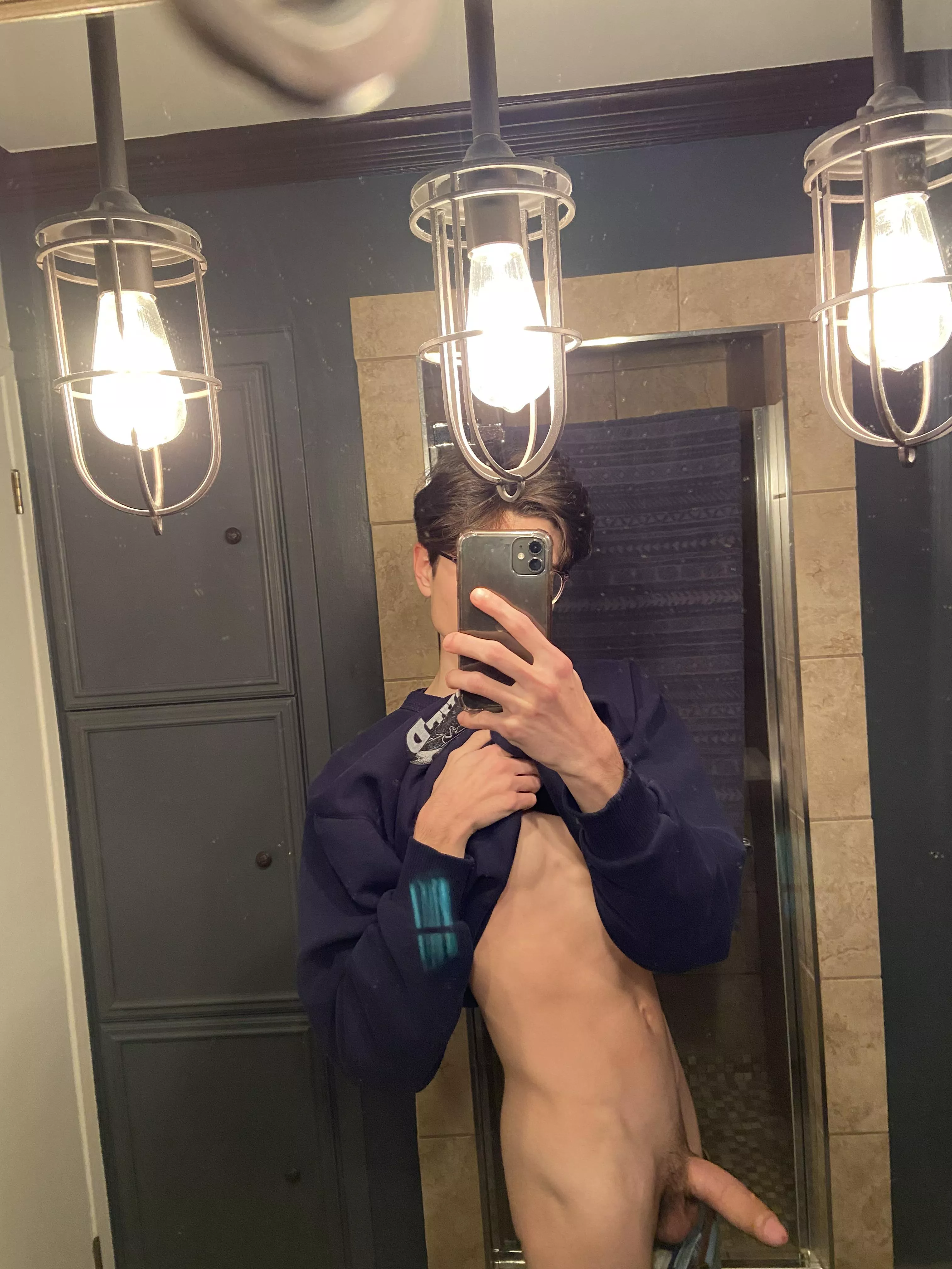 Just turned 18 wanna be yours