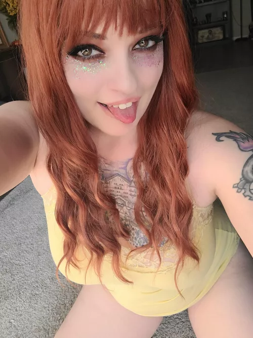 Just waiting for you to slide into my dms 😘 [gfe]