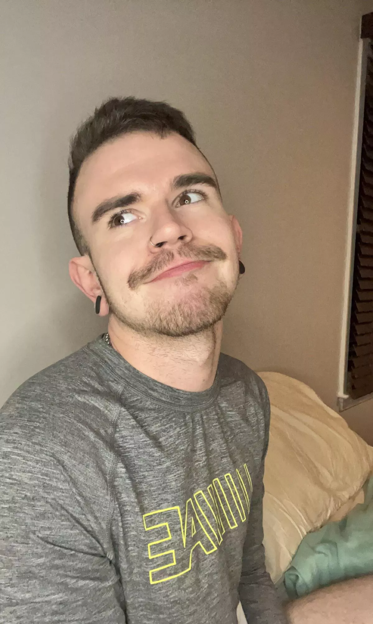 just wanna be on the beach getting a tan while drinking a marg 😍