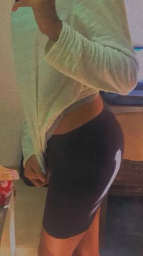 just wanted to showcase my ass ๐ฅบโค๏ธ
