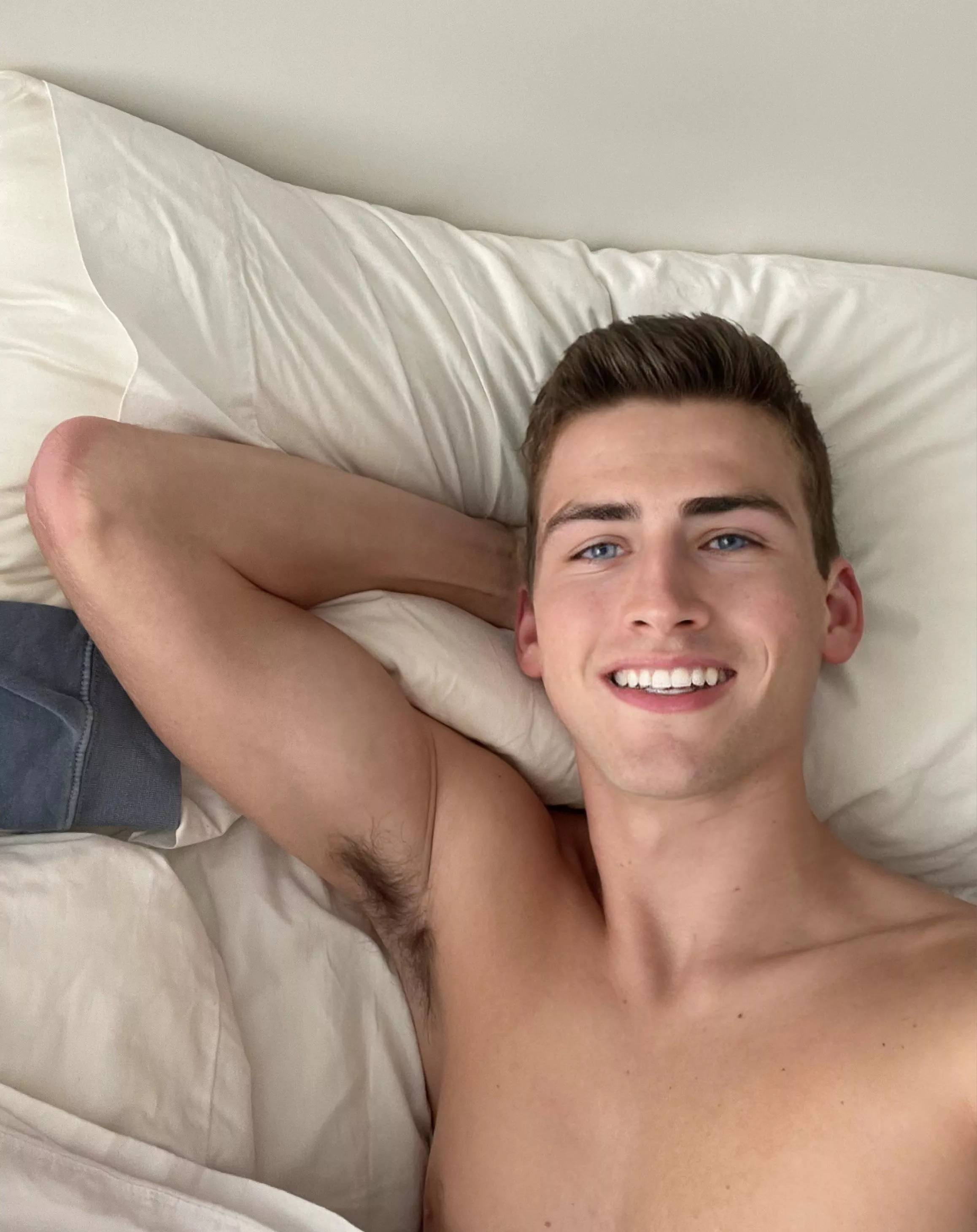 Just woke up and wish someone was waking up next to me! Just woke up and wish someone was waking up next to me!