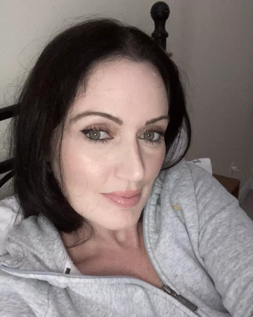 K1k mike44228 If you want to own a folder full of my mom’s pics