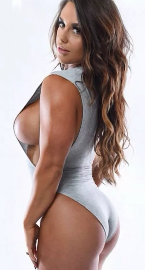 Kaitlyn side-boob