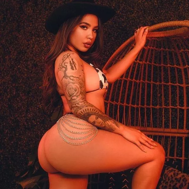 Karla Cuencas (@karlacuencas) [instagram]