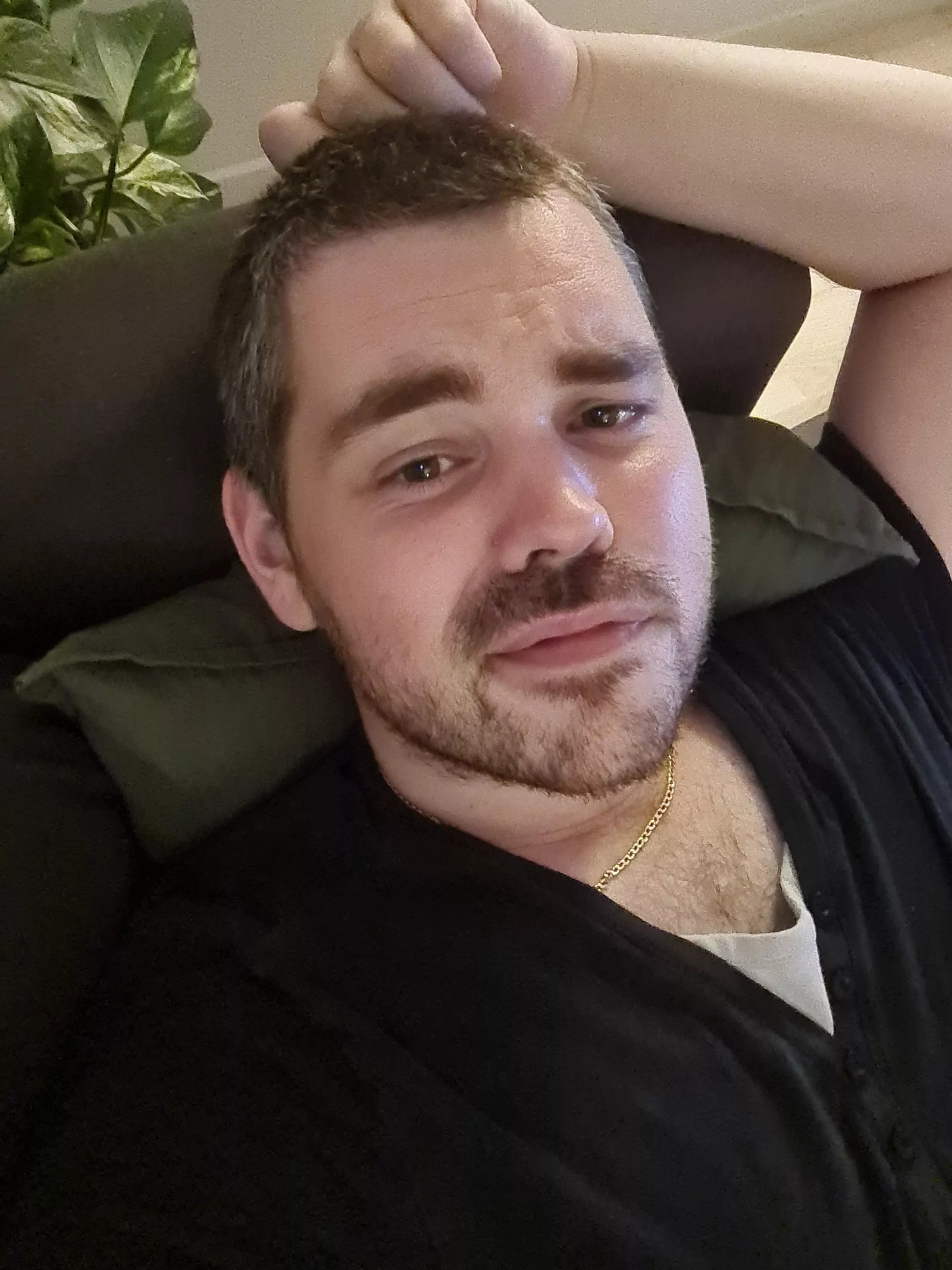 Keeping myself awake with my Switch to adjust to my evening shifts at work 😴🎮