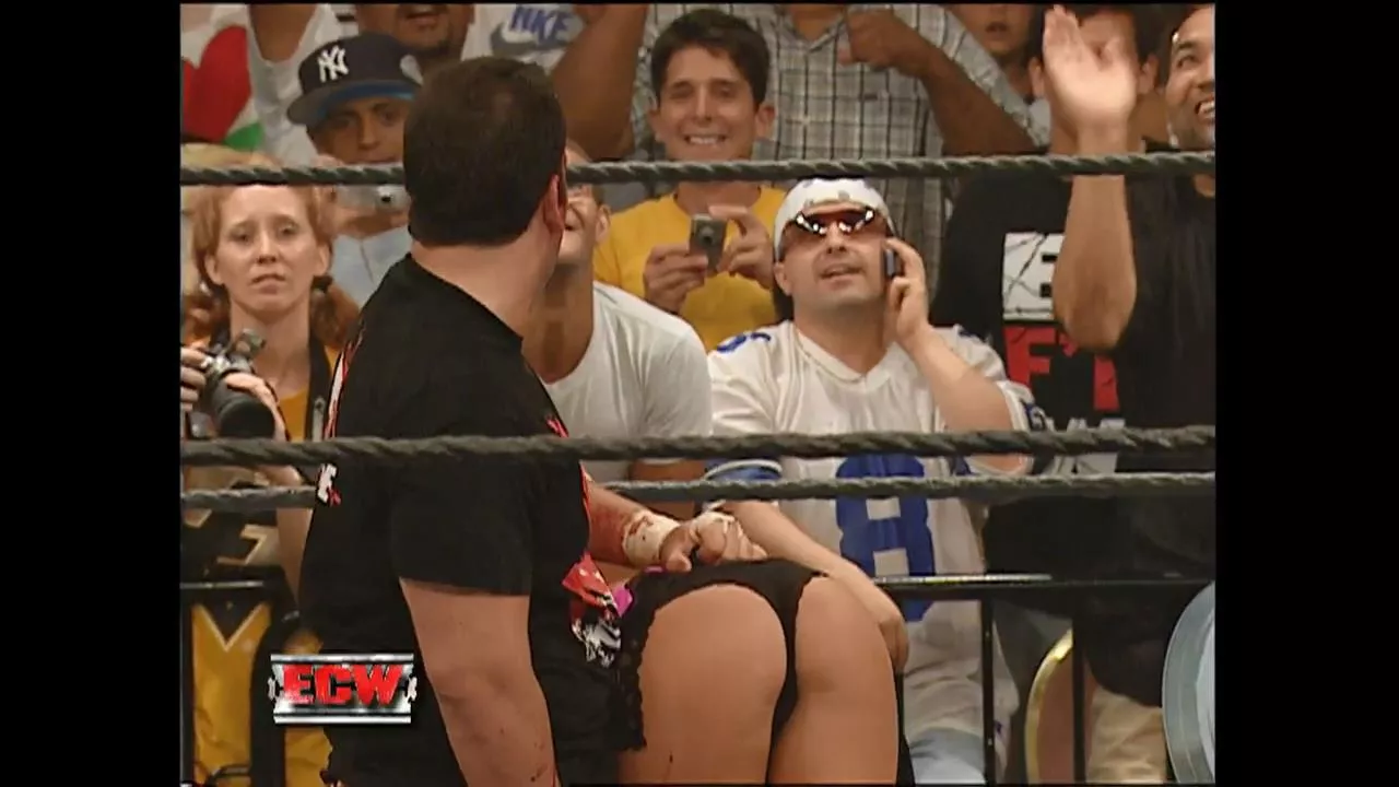 Kelly kelly's 19 year butt