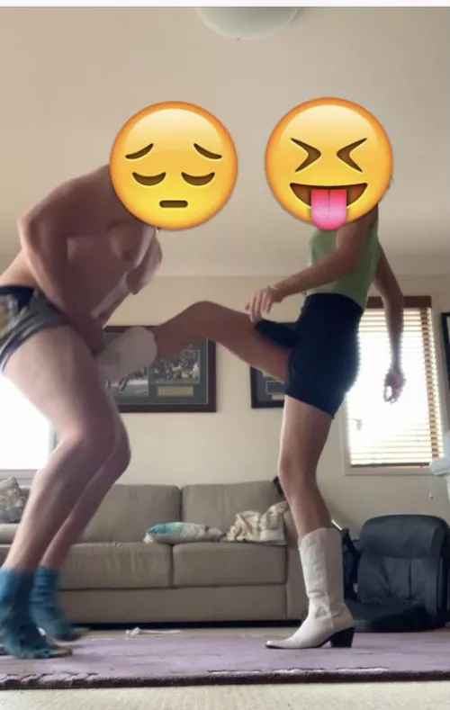 Kicked in boots what’s a face blur app so I can post some videos