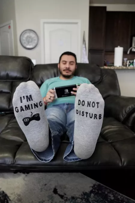 Kicking back playing some Switch π
