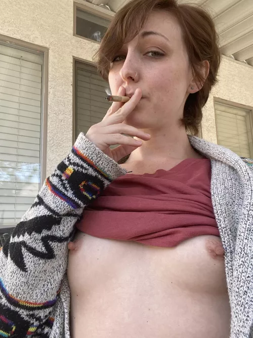 Kids are at school so Iโm enjoying a morning joint and some sunshine on my (f) boobies ๐๐